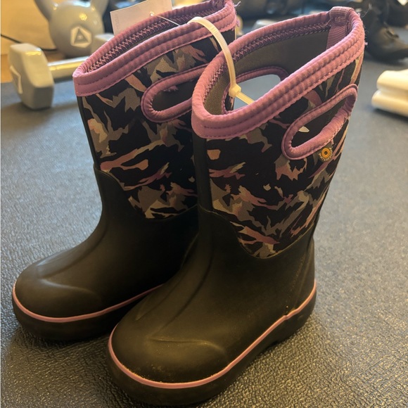 Kids Waterproof Winter Boots Bogs - Picture 2 of 3